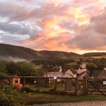 The Royal Oak Inn Dunsford 外观 照片