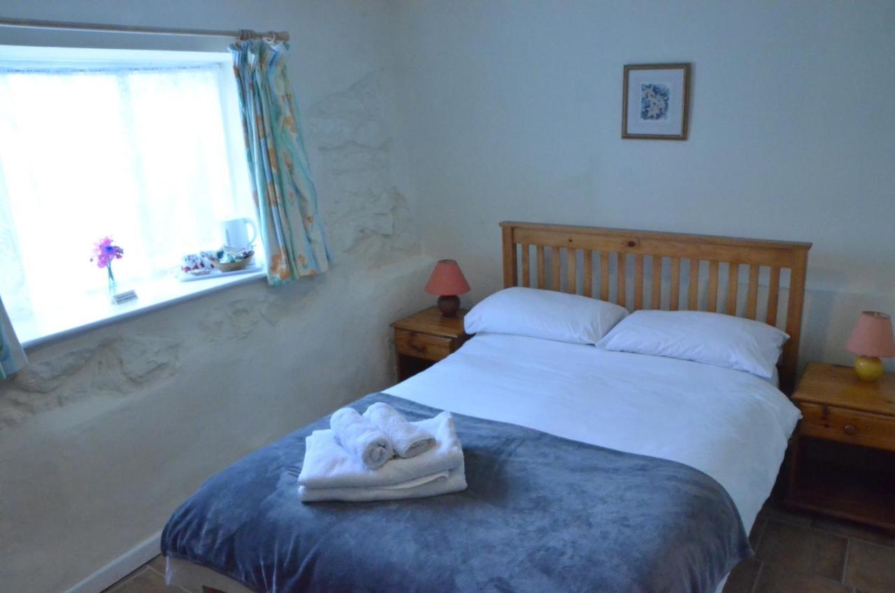 The Royal Oak Inn Dunsford 外观 照片